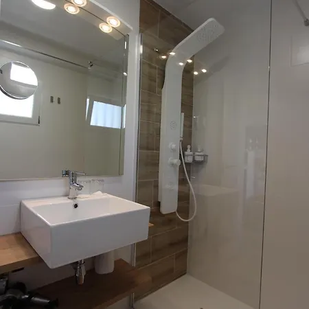 Lantana Suite-turis Apartment *